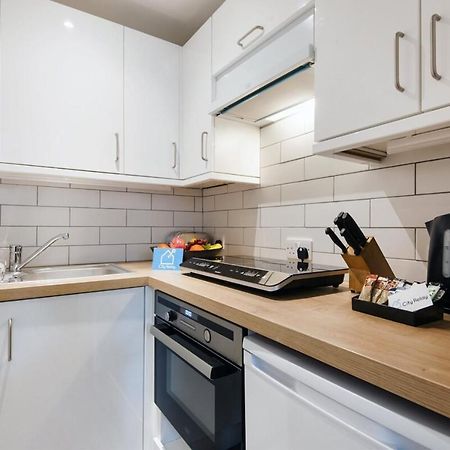 The Lovely Longridge Road Apartment Лондон Екстериор снимка