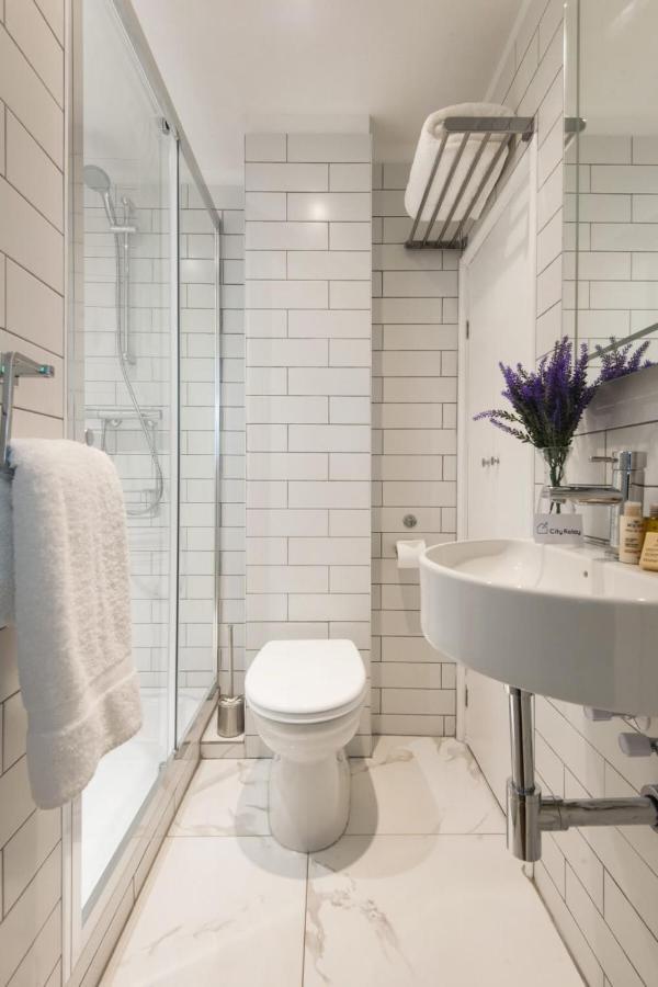 The Lovely Longridge Road Apartment Лондон Екстериор снимка