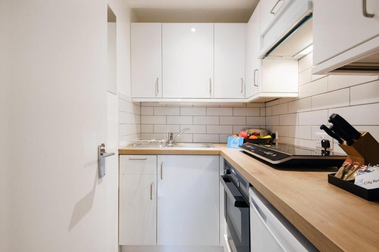 The Lovely Longridge Road Apartment Лондон Екстериор снимка